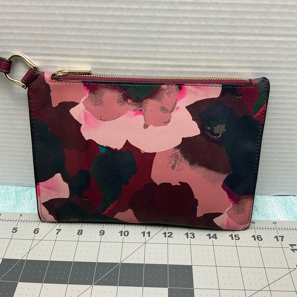Floral Wristlet Clutch - Picture 2 of 6